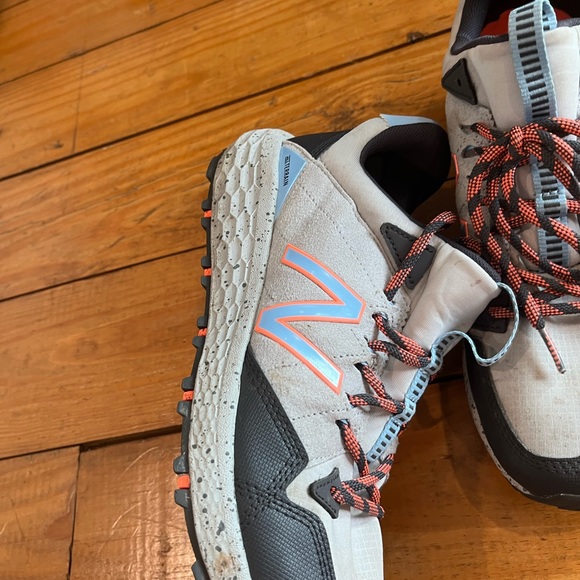 (442) NEW BALANCE SHOES - Picture 6 of 14